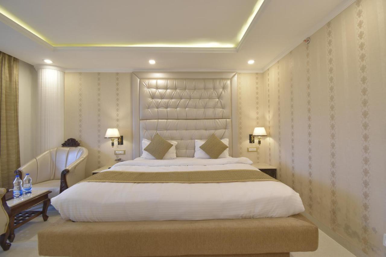فندق دارامشالافي  The Royal Castle Hot And Cold Centralized المظهر الخارجي الصورة