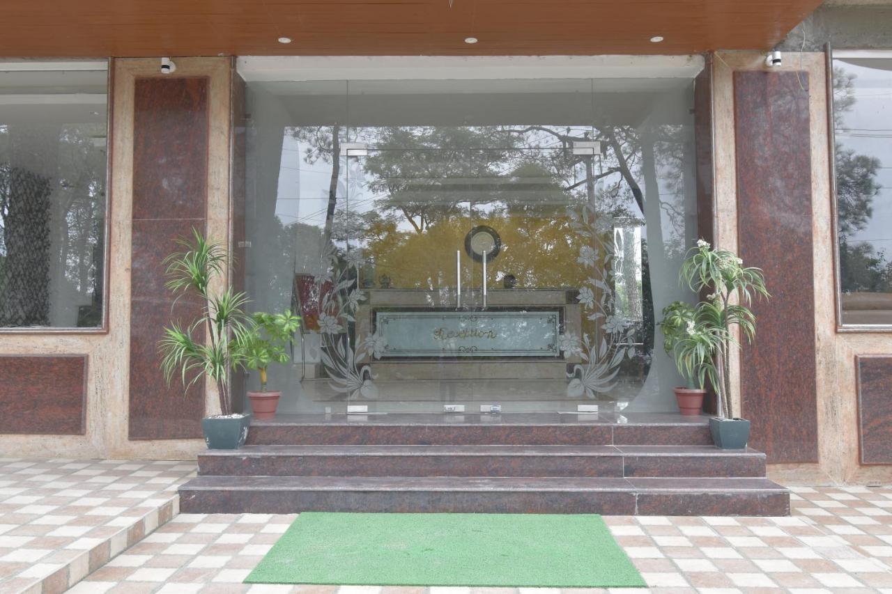فندق دارامشالافي  The Royal Castle Hot And Cold Centralized المظهر الخارجي الصورة