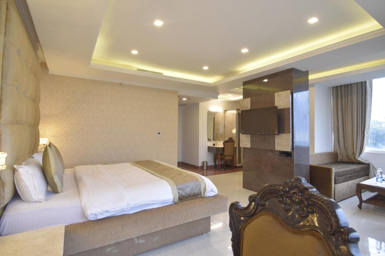 فندق دارامشالافي  The Royal Castle Hot And Cold Centralized المظهر الخارجي الصورة