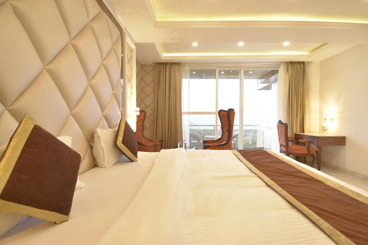فندق دارامشالافي  The Royal Castle Hot And Cold Centralized المظهر الخارجي الصورة