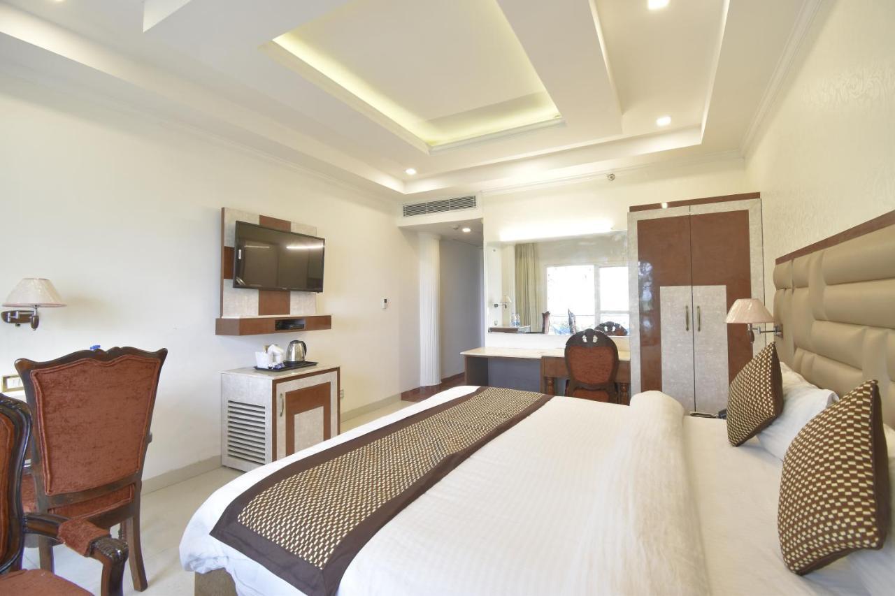فندق دارامشالافي  The Royal Castle Hot And Cold Centralized المظهر الخارجي الصورة